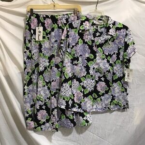 Vintage N Touch Floral Two-Piece Set . Elastic waist and paneled skirt. Size 10